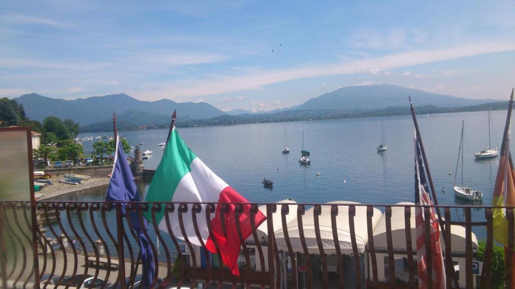 Lago Maggiore Lesa Exteriér fotografie